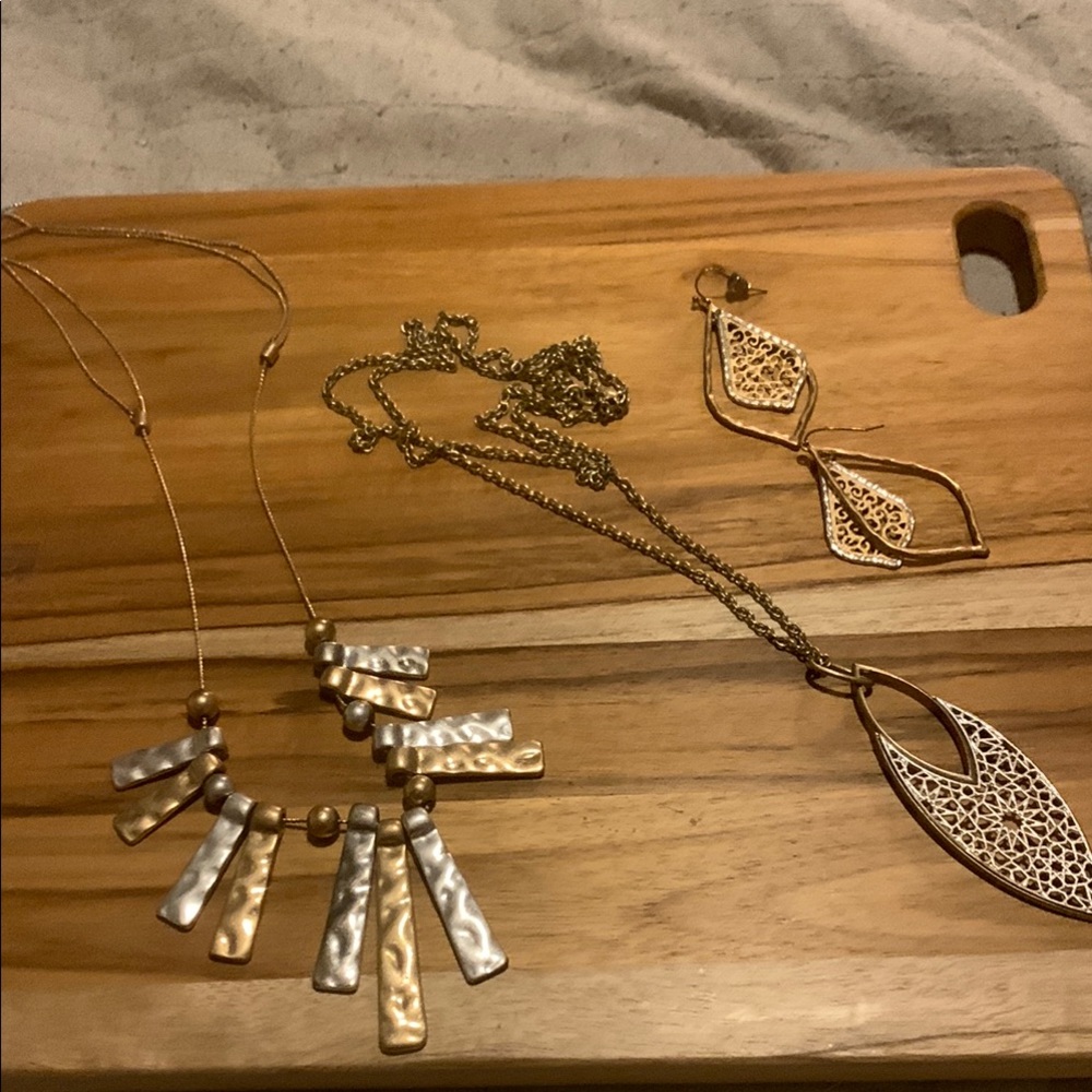 Elegant Gold and Silver Necklace Set